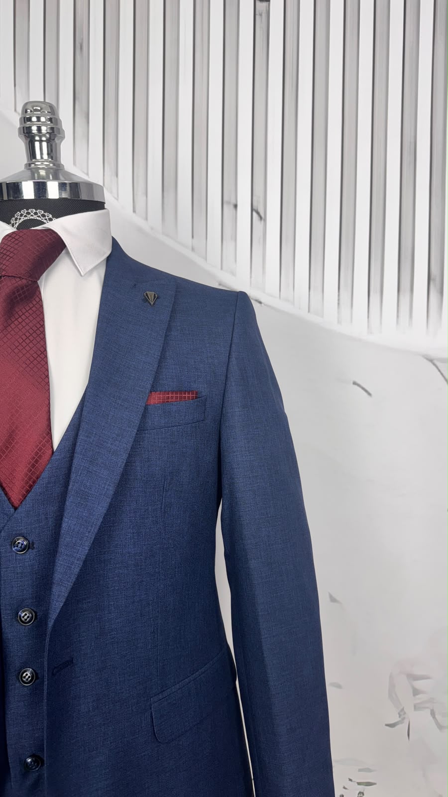 Dupont Slim Fit Sivri Yaka Yelekli Takım Elbise