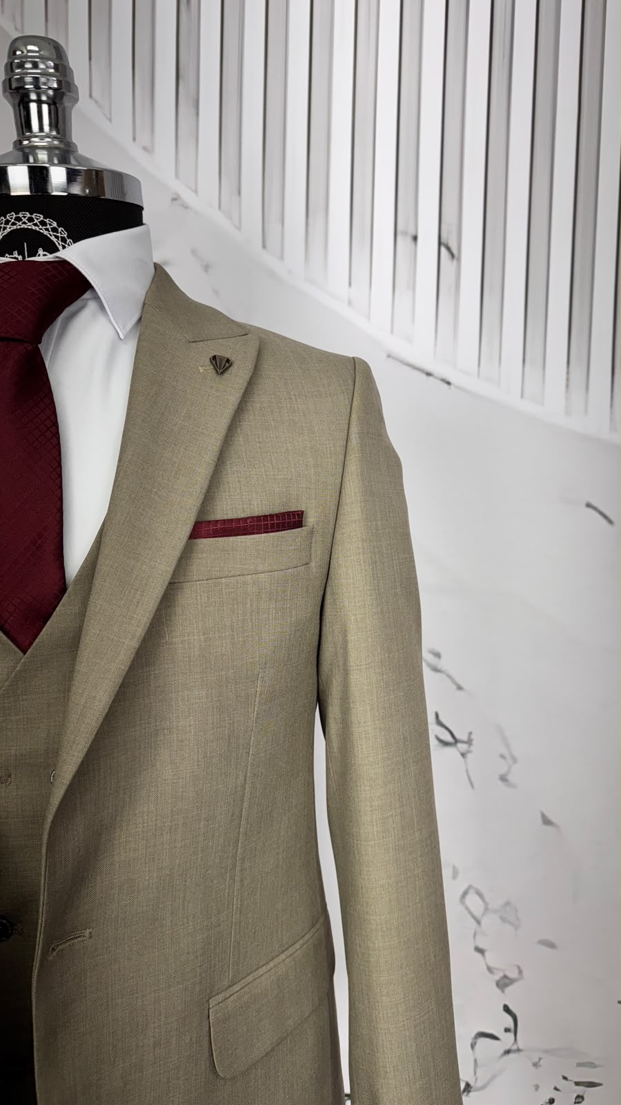 Dupont Slim Fit Sivri Yaka Yelekli Takım Elbise