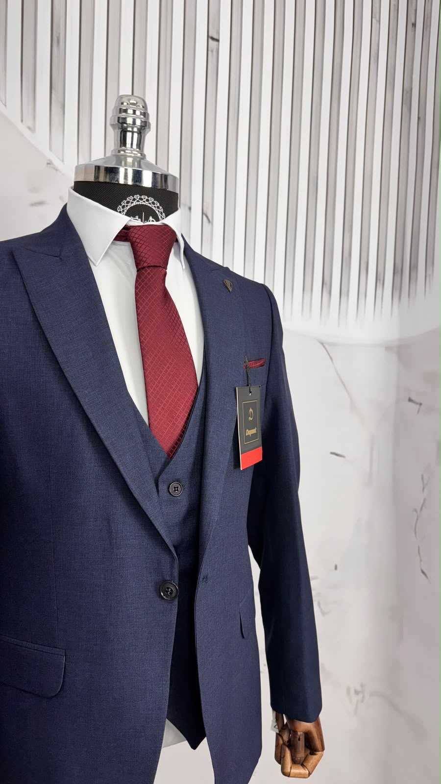 Dupont Slim Fit Sivri Yaka Yelekli Takım Elbise