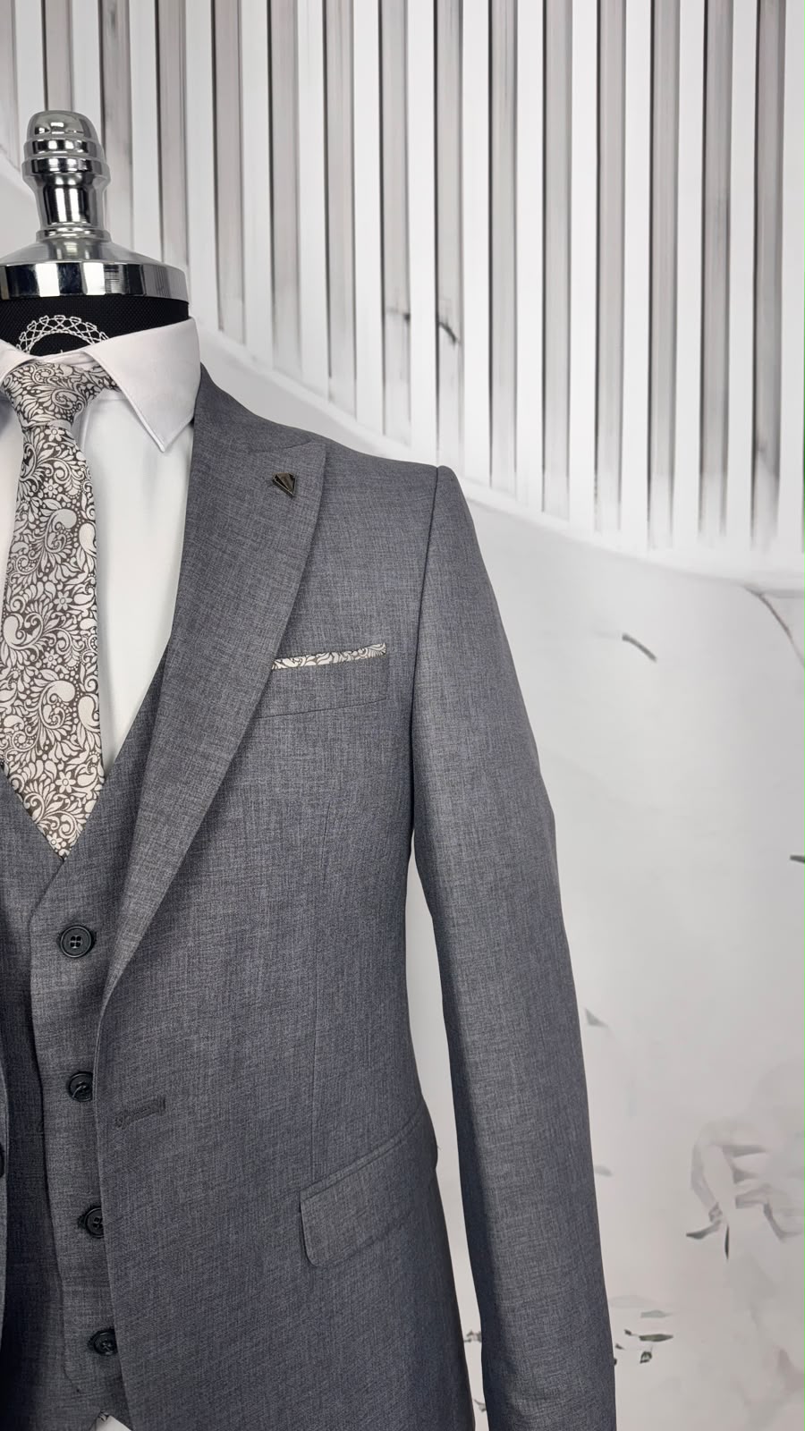 Dupont Slim Fit Sivri Yaka Yelekli Takım Elbise