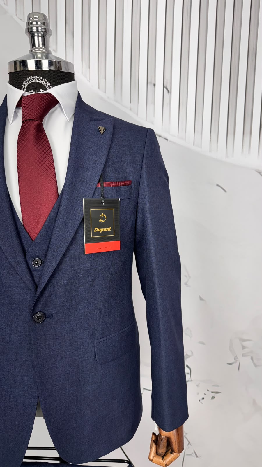 Dupont Slim Fit Sivri Yaka Yelekli Takım Elbise