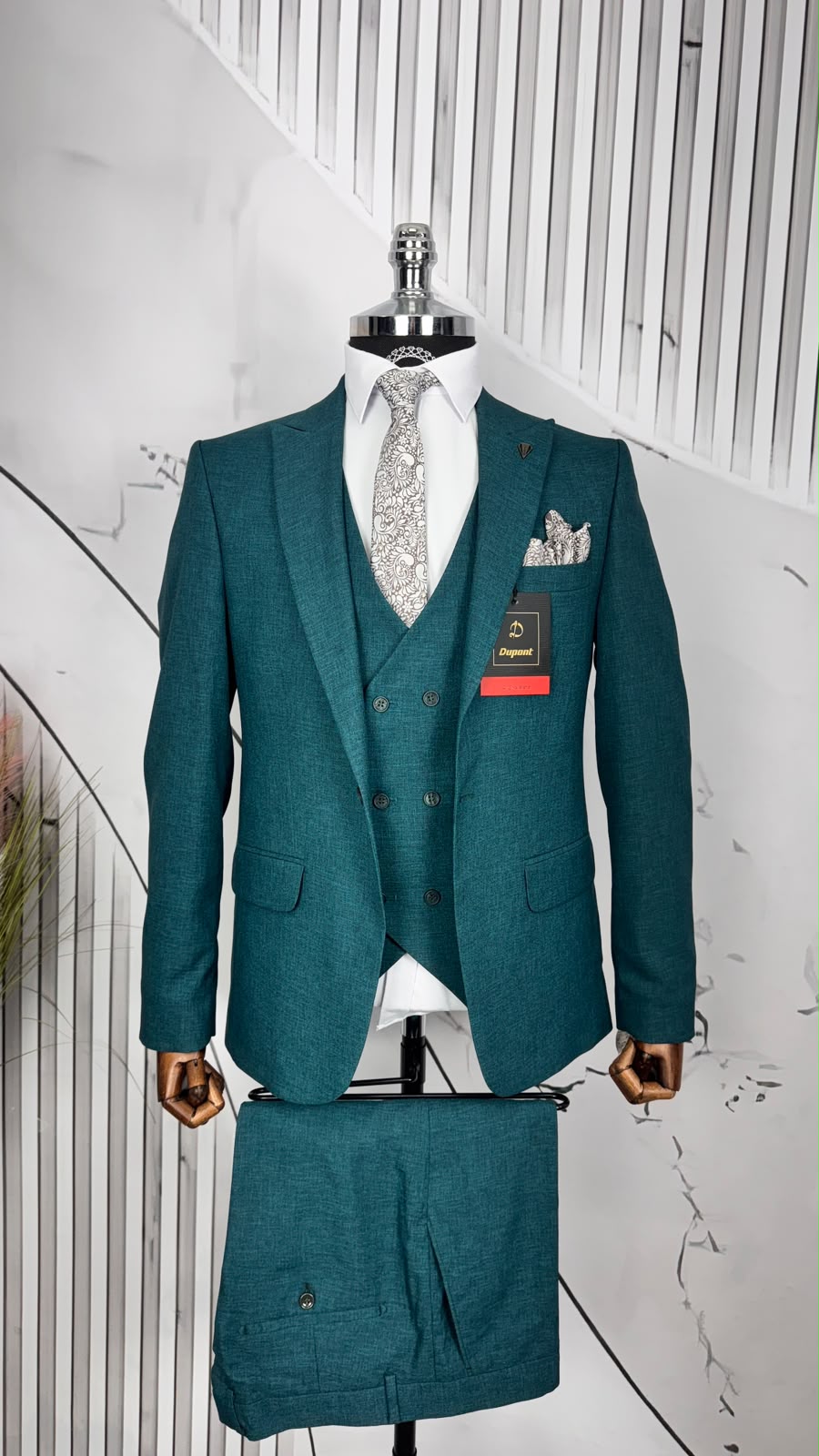 Dupont Slim Fit Sivri Yaka Yelekli Takım Elbise