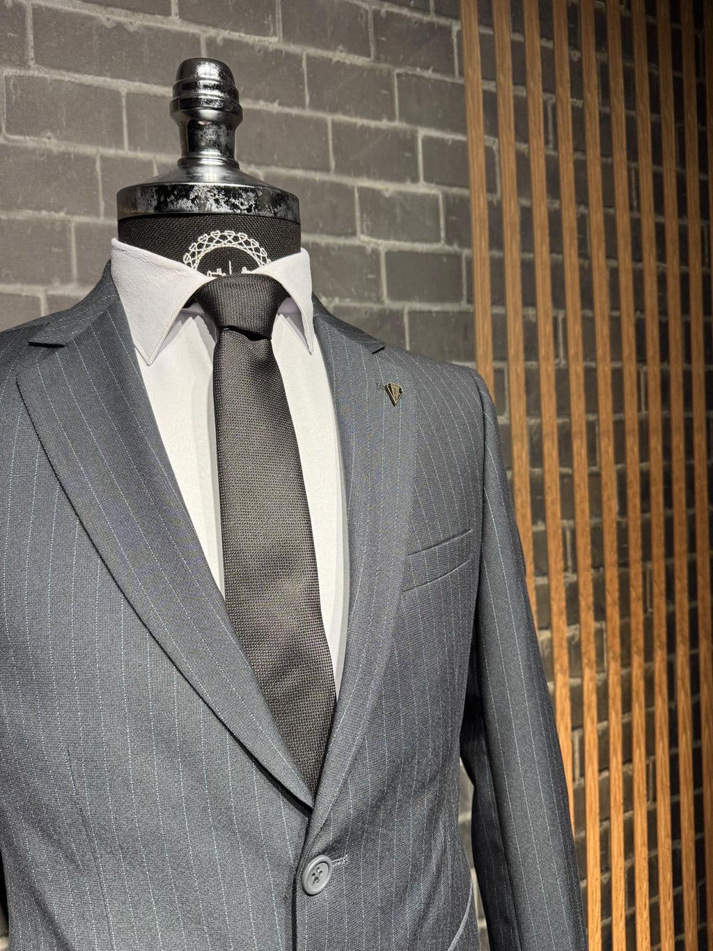 Dupont Slim Fit Çizgili Erkek Takım Elbise - Mono Yaka Çift Düğme