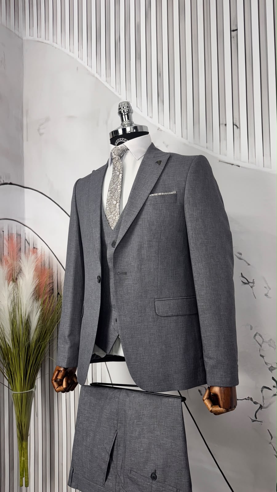 Dupont Slim Fit Sivri Yaka Yelekli Takım Elbise